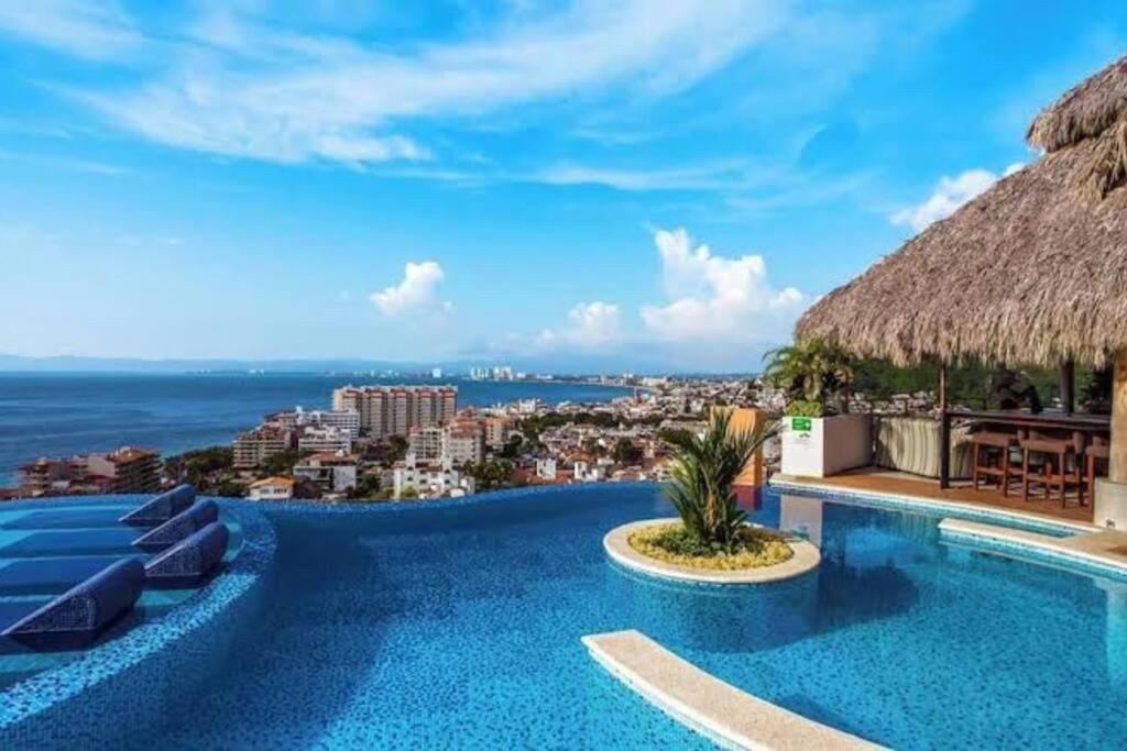 פוארטו ואלארטה Pinnacle Pool On The Rooftop מראה חיצוני תמונה